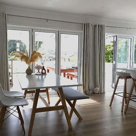 Bright & Comfy Stay In Newly Renovated Home With Parking Auckland Bagian luar foto