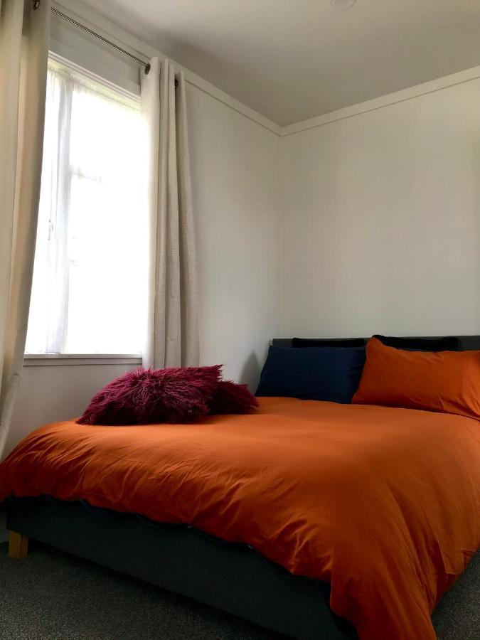 Bright & Comfy Stay In Newly Renovated Home With Parking Auckland Bagian luar foto