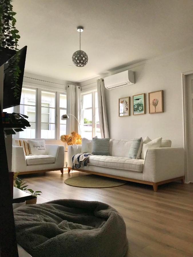 Bright & Comfy Stay In Newly Renovated Home With Parking Auckland Bagian luar foto