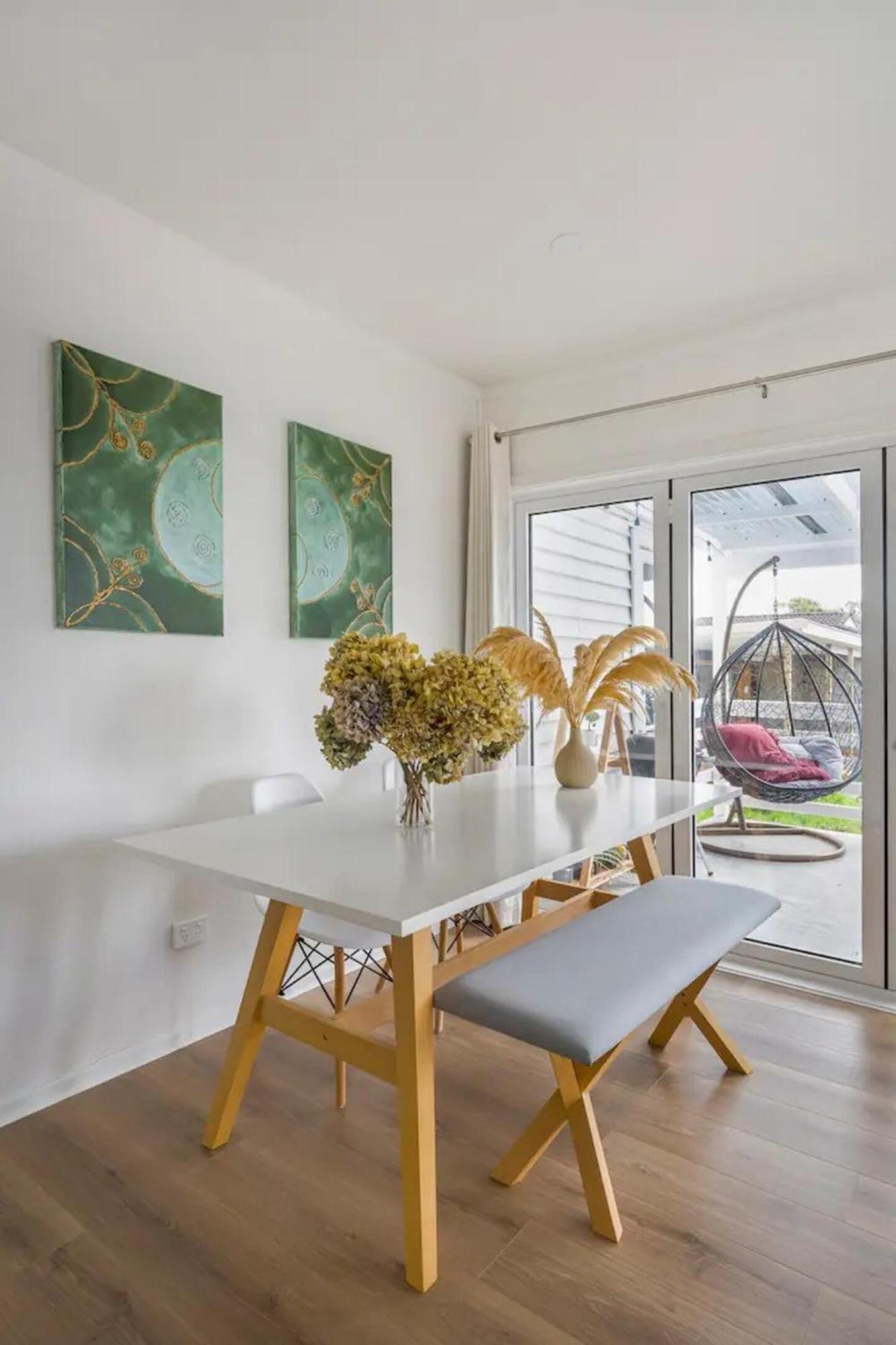 Bright & Comfy Stay In Newly Renovated Home With Parking Auckland Bagian luar foto